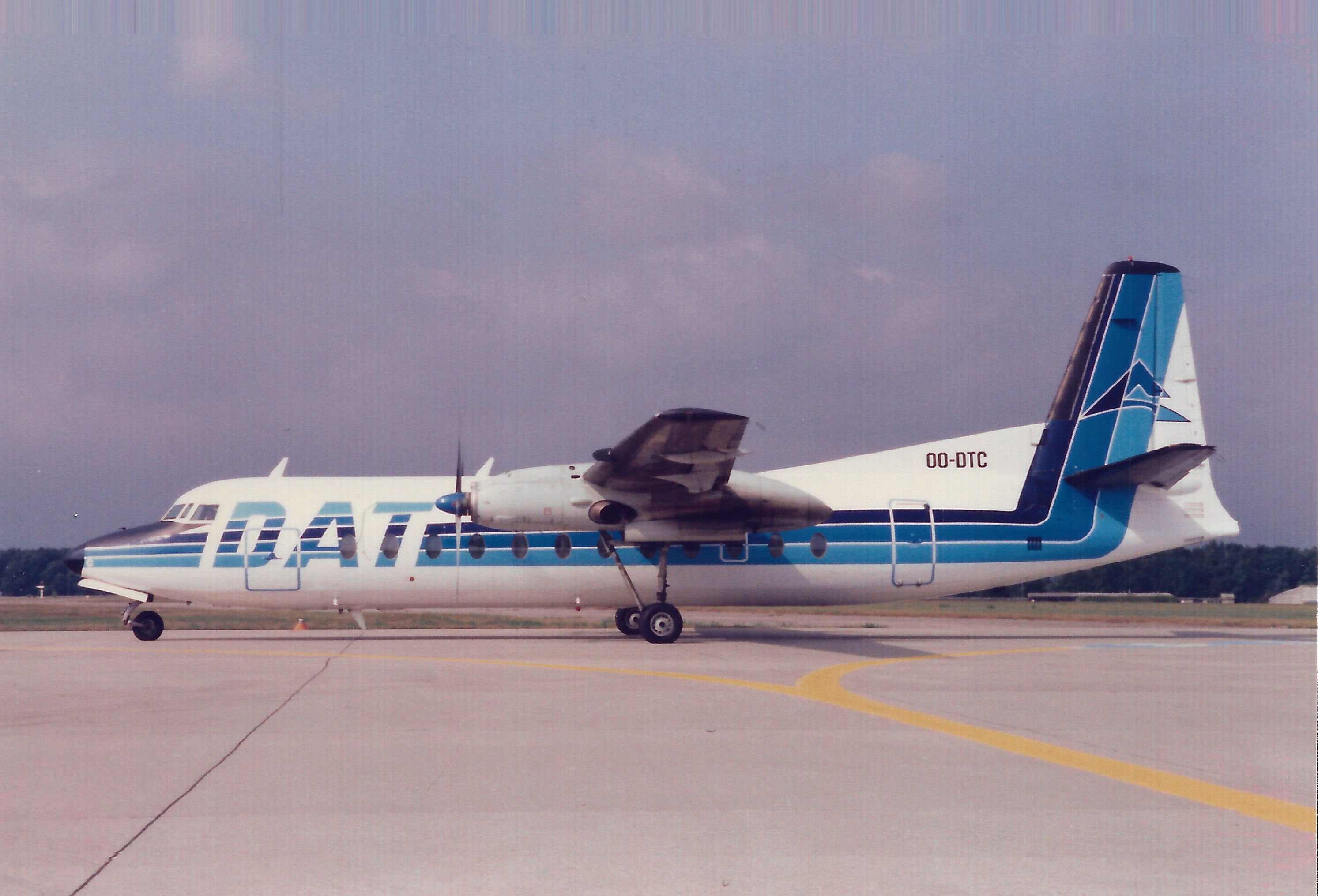 OO-DTC Fairchild-Hiller FH-227B DAT