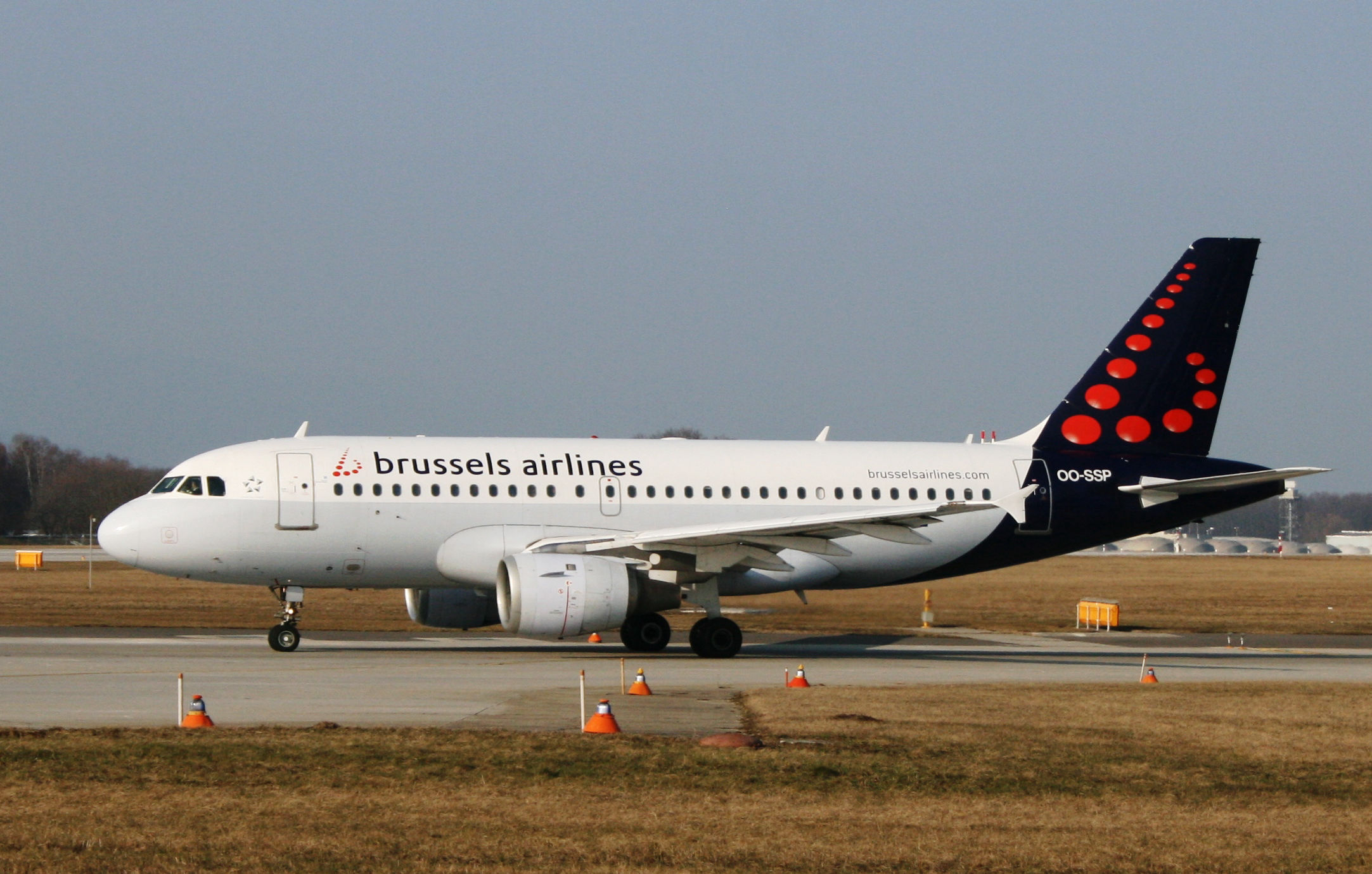 OO-SSP A319-113 Brussels Airlines
