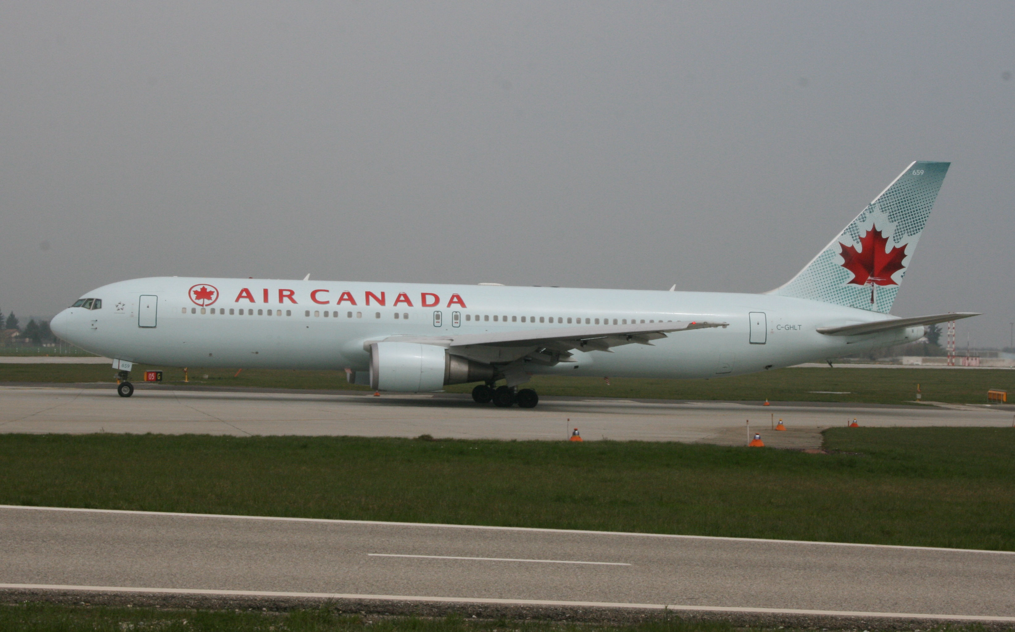 C-GHLT B767-333ER Air Canada