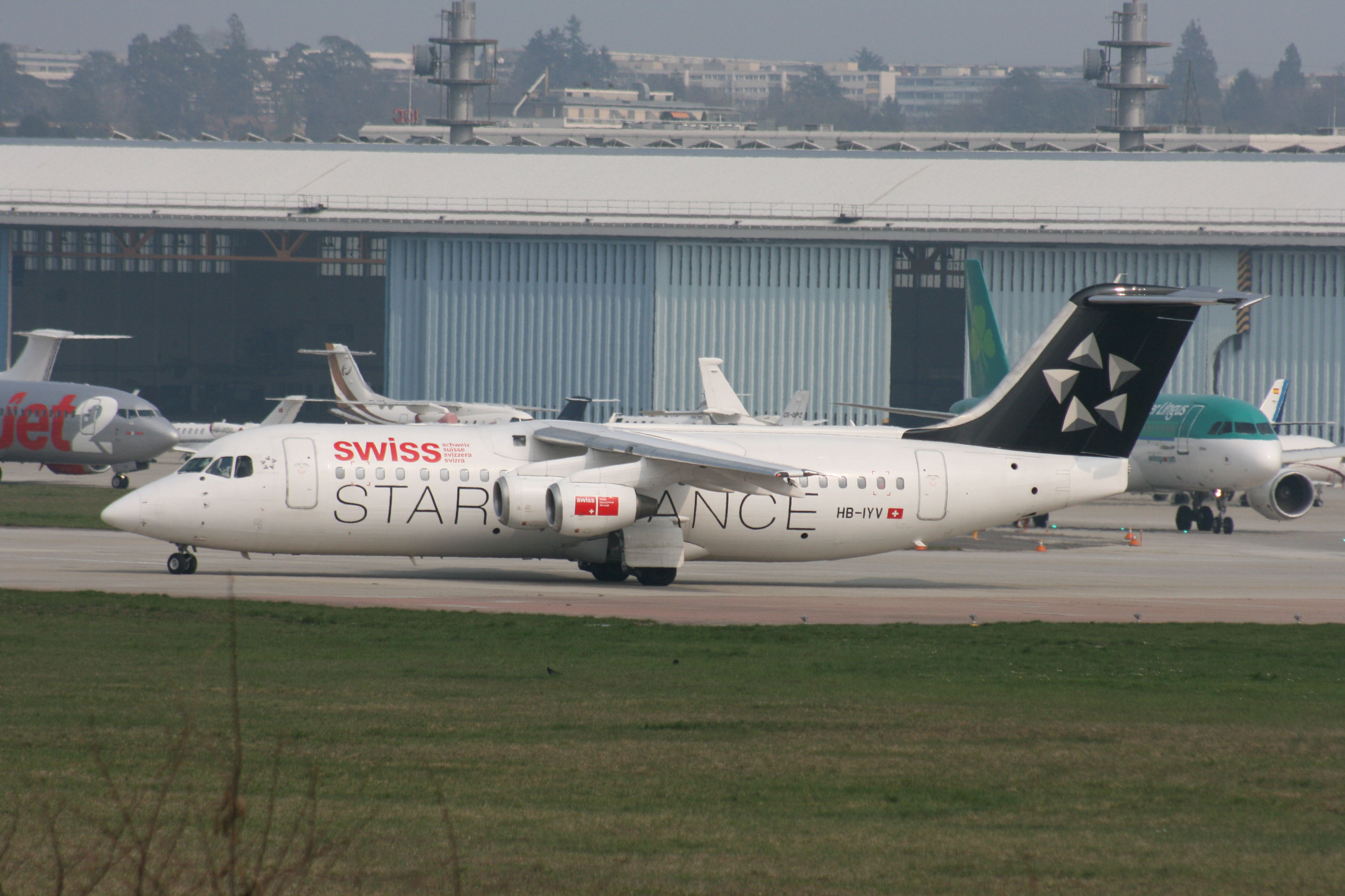 HB-IVY BAE 146-100 Swiss Star Alliance GVA 10.04.2010